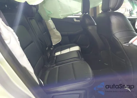 2020 Ford Escape Titanium z USA, uszkodzony, nr VIN 1FMCU9J97LUB17778